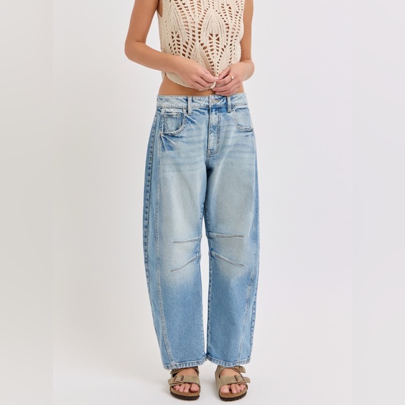 NWT Cello Horseshoe Barrel Relaxed Fit Light Washed Denim Jeans Pants - Picture 4 of 12